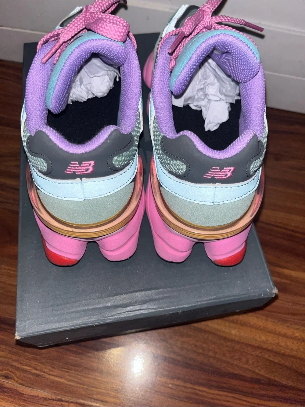 New Balance 9060. Women’s Size 8. Great Condition.  Extra Laces.